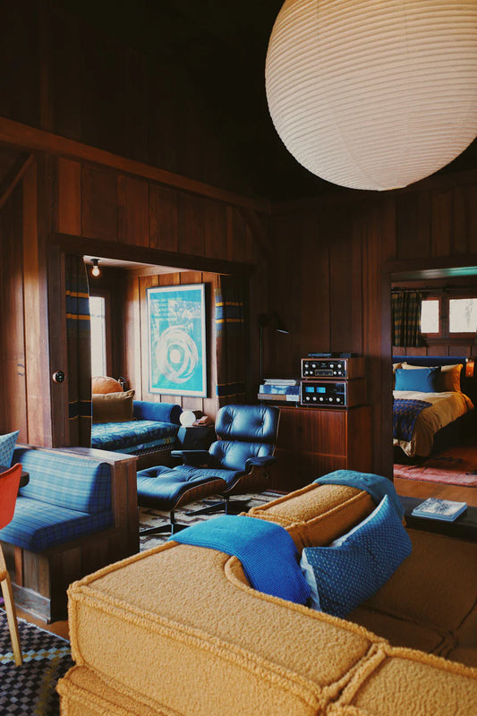 Mixing Vintage and Modern Furniture Like a Pro
